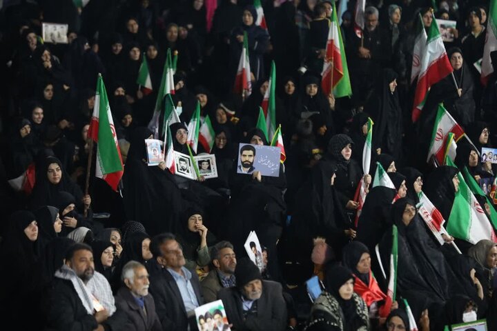 تصاویر/ رفسنجانی ها در خط مقدم حماسه خیابان در شب سی و هفتم