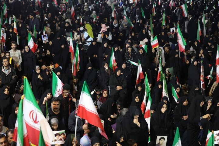 تصاویر/ رفسنجانی ها در خط مقدم حماسه خیابان در شب سی و هفتم