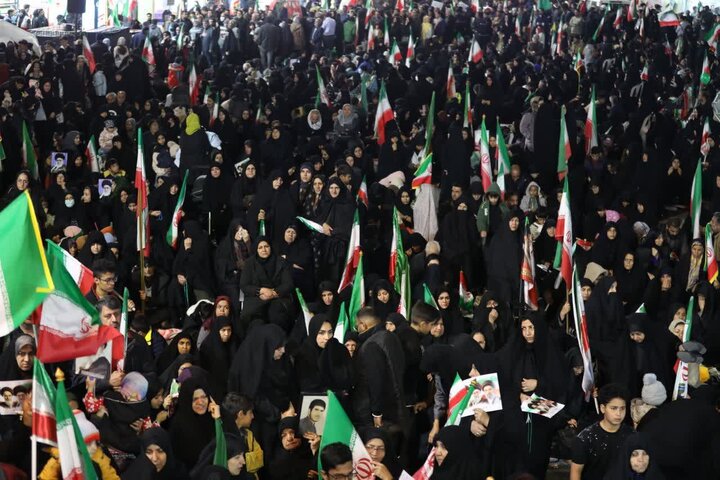 تصاویر/ رفسنجانی ها در خط مقدم حماسه خیابان در شب سی و هفتم
