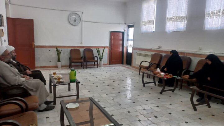 تصاویر/ بازدید مسئول بازدید مواکب مرکز مدیریت حوزه علمیه خواهران از موکب مدرسه علمیه نرجسیه سیرجان