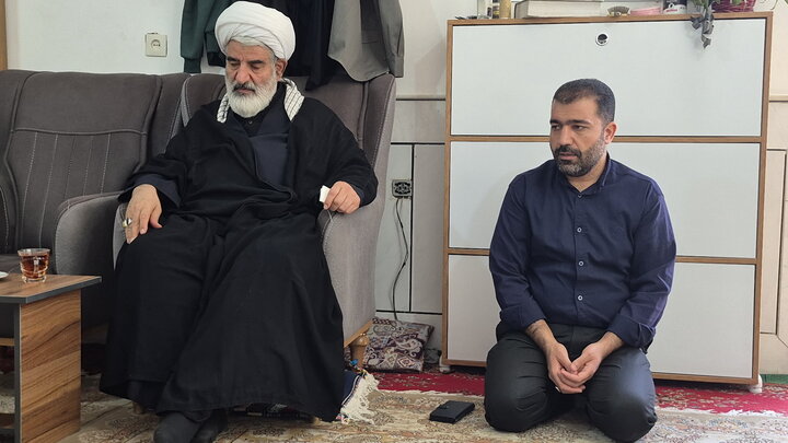 تصاویر/ دیدار مدیر و معاونان حوزه علمیه منطقه کاشان با خانواده معظم شهیدان مسگری