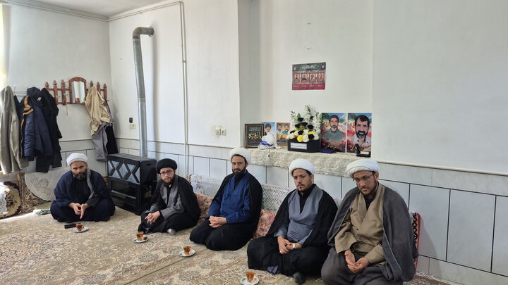 تصاویر/ دیدار مدیر و معاونان حوزه علمیه منطقه کاشان با خانواده معظم شهیدان مسگری