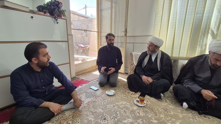 تصاویر/ دیدار مدیر و معاونان حوزه علمیه منطقه کاشان با خانواده معظم شهیدان مسگری