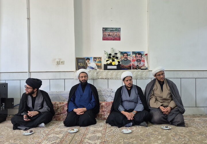 تصاویر/ دیدار مدیر و معاونان حوزه علمیه منطقه کاشان با خانواده معظم شهیدان مسگری