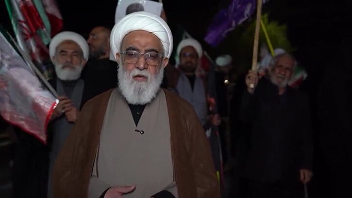 مردم صحنه را زنده نگه داشته‌اند / حوزویان همچنان پرچم‌دار میدان بصیرت باشند