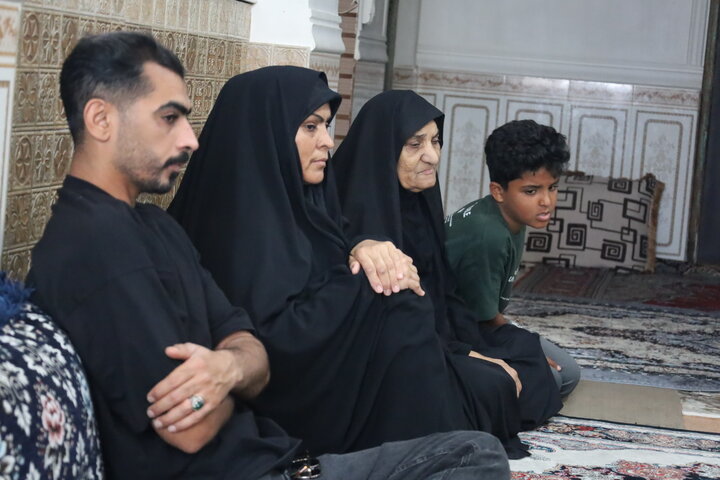 تصاویر/دیدار مدیر حوزه علمیه استان هرمزگان با خانواده شهید پاسدار سعید حجت آبادی