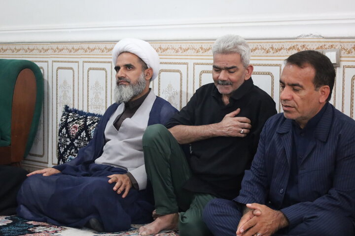 تصاویر/دیدار مدیر حوزه علمیه استان هرمزگان با خانواده شهید پاسدار سعید حجت آبادی
