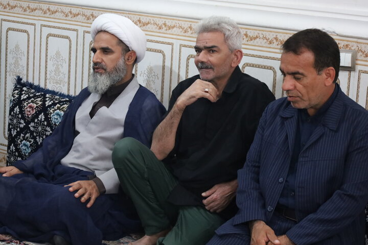 تصاویر/دیدار مدیر حوزه علمیه استان هرمزگان با خانواده شهید پاسدار سعید حجت آبادی