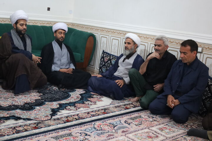 تصاویر/دیدار مدیر حوزه علمیه استان هرمزگان با خانواده شهید پاسدار سعید حجت آبادی