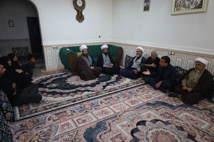 تصاویر/دیدار مدیر حوزه علمیه استان هرمزگان با خانواده شهید پاسدار سعید حجت آبادی