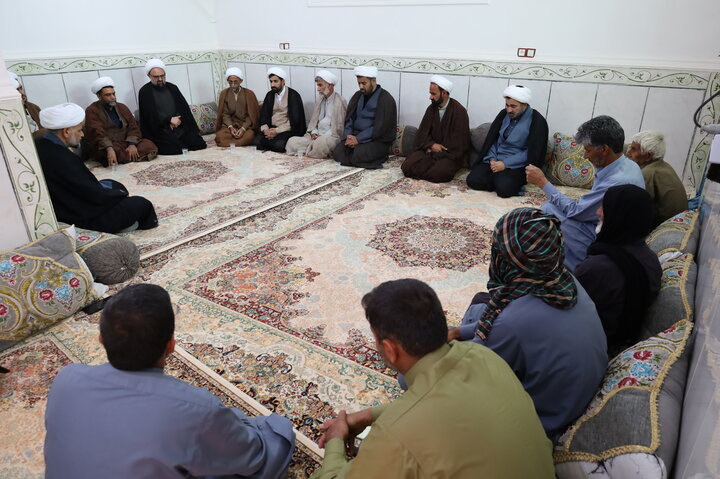تصاویر/ دلجویی از خانواده شهید روحانی حجت الاسلام حسین عبداللهی در شهرستان دلگان