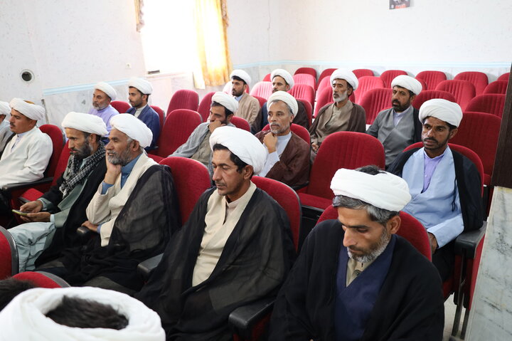 تصاویر/ دیدار مدیر حوزه علمیه سیستان و بلوچستان با مبلغین هجرت شهرستان دلگان