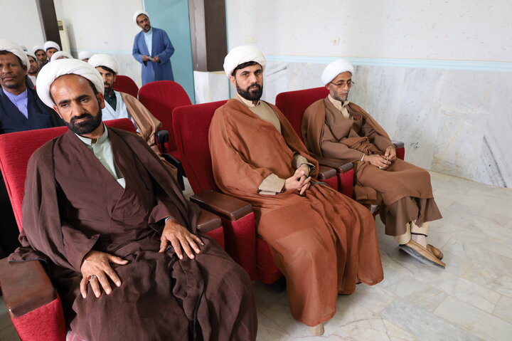 تصاویر/ دیدار مدیر حوزه علمیه سیستان و بلوچستان با مبلغین هجرت شهرستان دلگان