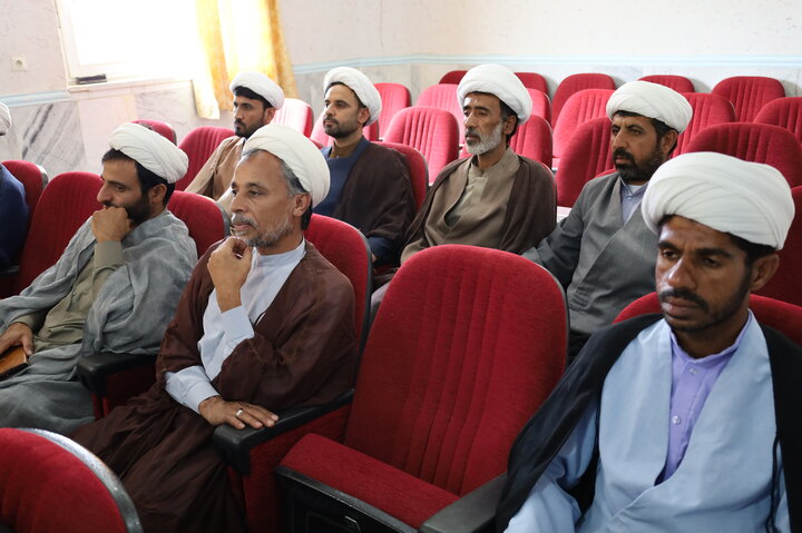 تصاویر/ دیدار مدیر حوزه علمیه سیستان و بلوچستان با مبلغین هجرت شهرستان دلگان