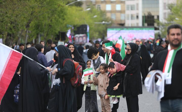 تصاویر/ چهلمین روز شهادت دانش‌آموزان میناب در تهران