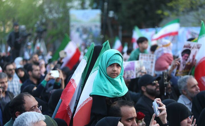 تصاویر/ چهلمین روز شهادت دانش‌آموزان میناب در تهران