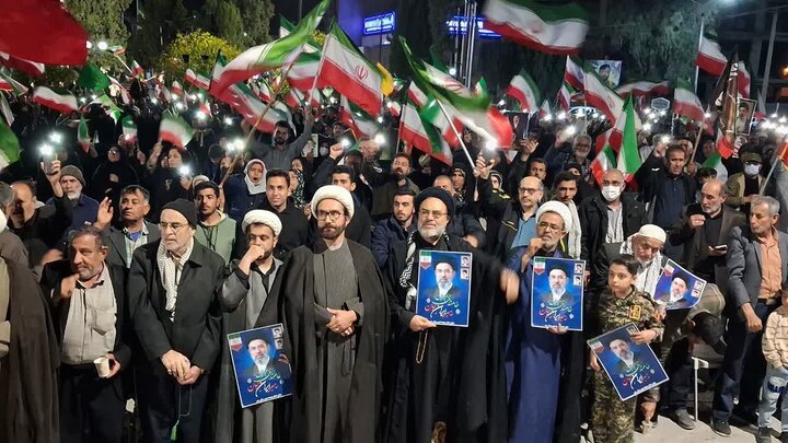 تصاویر/ مراسم چهلمین روز شهادت دانش آموزان مدرسه میناب در شهرستان جم