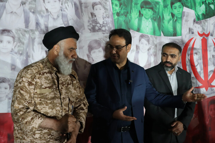 تجمع فرهنگیان و دانش آموزان اهوازی به یاد شهدای مدرسه میناب