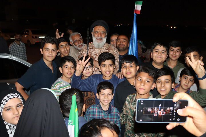 اجتماعات مردمی کوی طلاب اهواز همزمان با چهل امام شهید قائد