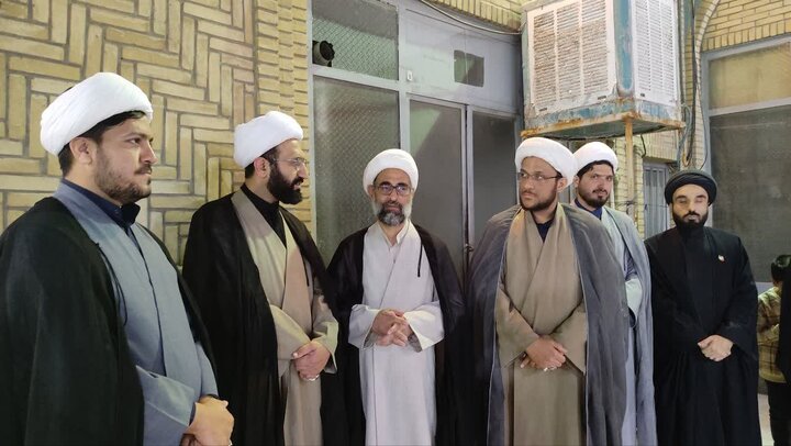 تصاویر/ برپایی موکب گروه جهادی مدرسه علمیه آیت‌الله مدنی کاشانی(ره)