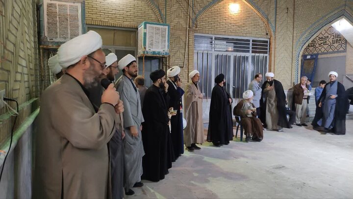 تصاویر/ برپایی موکب گروه جهادی مدرسه علمیه آیت‌الله مدنی کاشانی(ره)