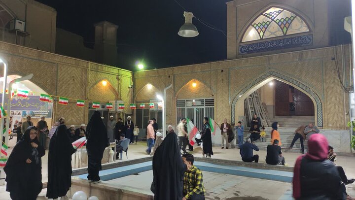 تصاویر/ برپایی موکب گروه جهادی مدرسه علمیه آیت‌الله مدنی کاشانی(ره)