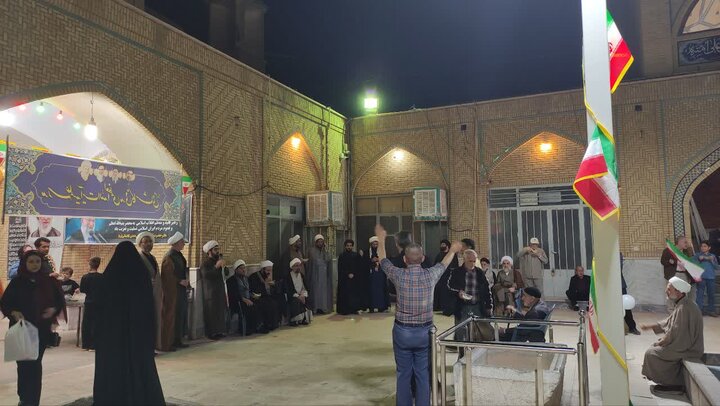 تصاویر/ برپایی موکب گروه جهادی مدرسه علمیه آیت‌الله مدنی کاشانی(ره)