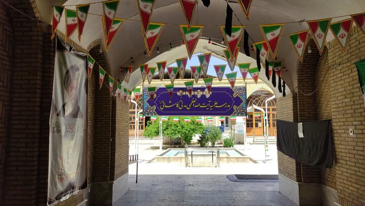 تصاویر/ برپایی موکب گروه جهادی مدرسه علمیه آیت‌الله مدنی کاشانی(ره)