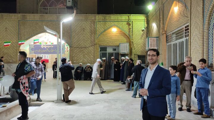 تصاویر/ برپایی موکب گروه جهادی مدرسه علمیه آیت‌الله مدنی کاشانی(ره)