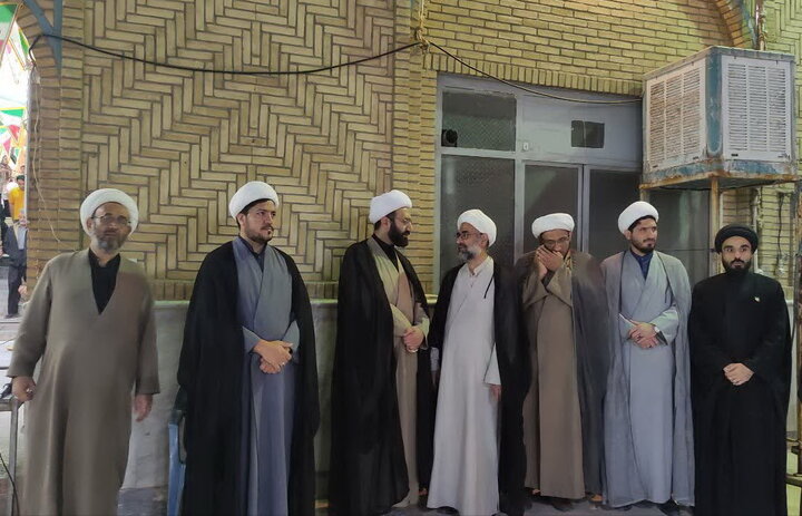تصاویر/ برپایی موکب گروه جهادی مدرسه علمیه آیت‌الله مدنی کاشانی(ره)