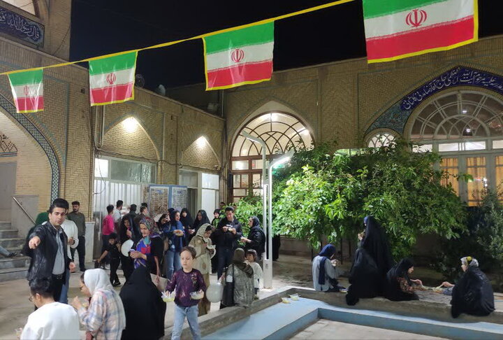 تصاویر/ برپایی موکب گروه جهادی مدرسه علمیه آیت‌الله مدنی کاشانی(ره)