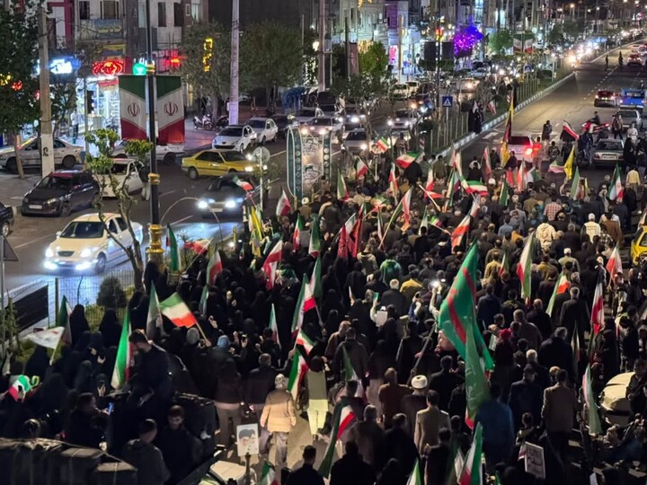 تصاویر/ راهپیمایی مردم انقلابی و بصیر شهرستان قرچک از مسجدجامع تا میدان امام خمینی (ره)