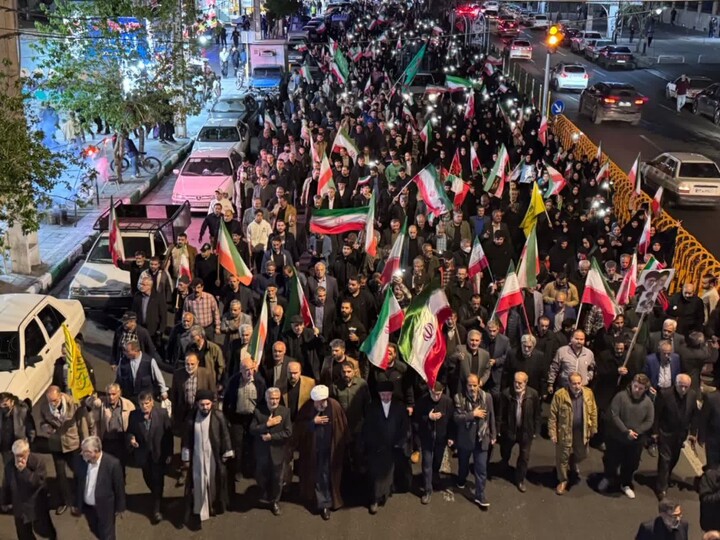 تصاویر/ راهپیمایی مردم انقلابی و بصیر شهرستان قرچک از مسجدجامع تا میدان امام خمینی (ره)