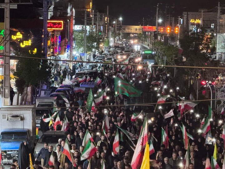 تصاویر/ راهپیمایی مردم انقلابی و بصیر شهرستان قرچک از مسجدجامع تا میدان امام خمینی (ره)