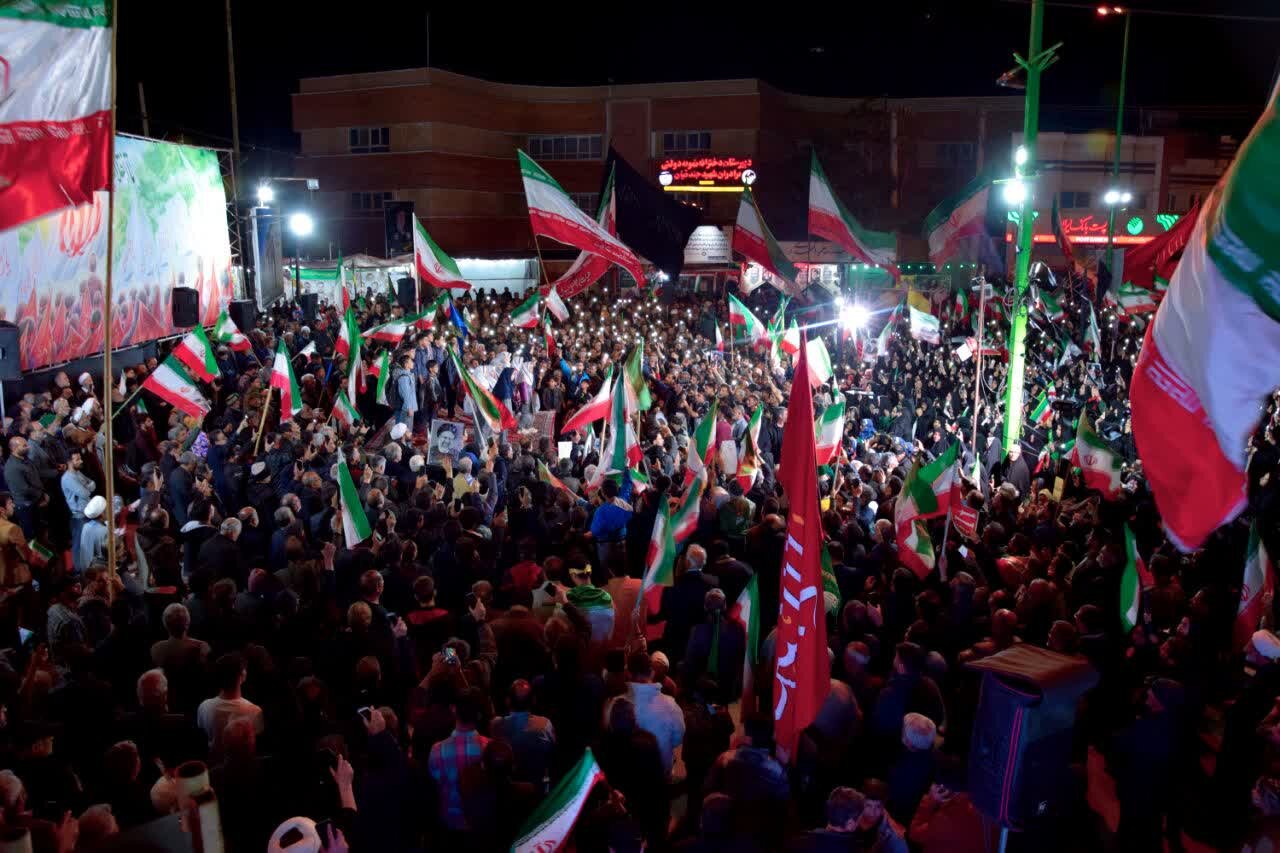 فیلم | دعوت مدیر آموزش و پرورش آران و بیدگل از جامعه فرهنگی در اربعین شهادت دانش آموزان مدرسه شجره طیبه و رهبر شهیدمان