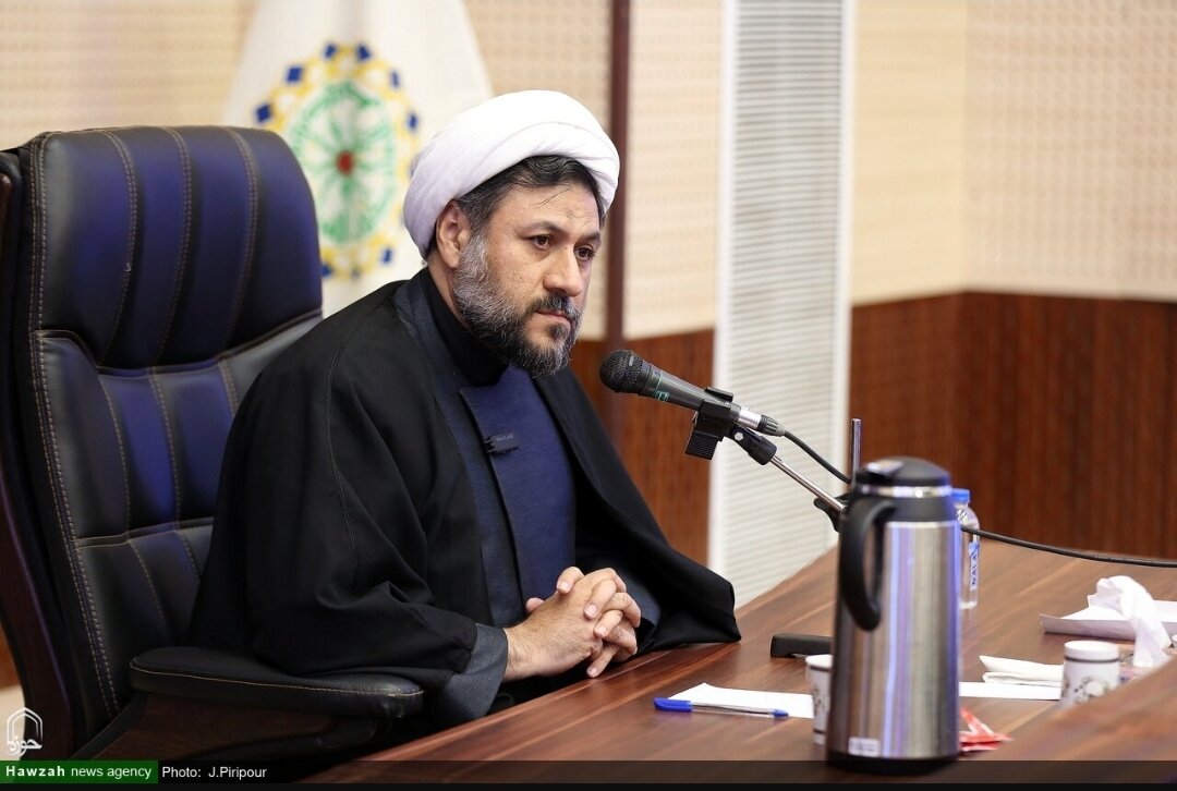 مرکز ثقل نظم جهانی از غرب به شرق و با محوریت ایران در حال انتقال است