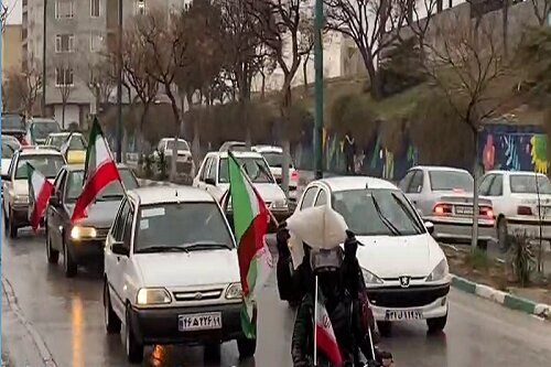 کاروان خودرویی طلاب و روحانیون جلوه‌ای از حضور در میدان