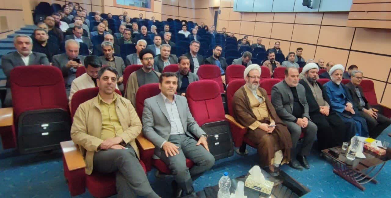 تأکید امام جمعه ساوه بر ضرورت وحدت ملی و تبعیت از ولایت فقیه در شرایط حساس کشور