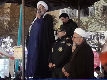 قدرت نیروهای مسلح از حضور مردم در صحنه سرچشمه می‌گیرد