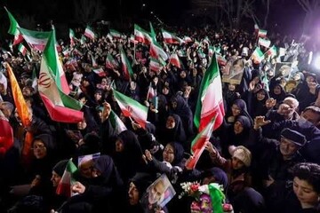 آتش‌بس به معنای پایان جنگ نیست؛ مردم عرصه خیابان را حفظ کنند
