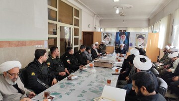 نقش تبیینی روحانیت در مقابله با جنگ شناختی / وحدت ملت، رمز پیروزی بر دشمنان
