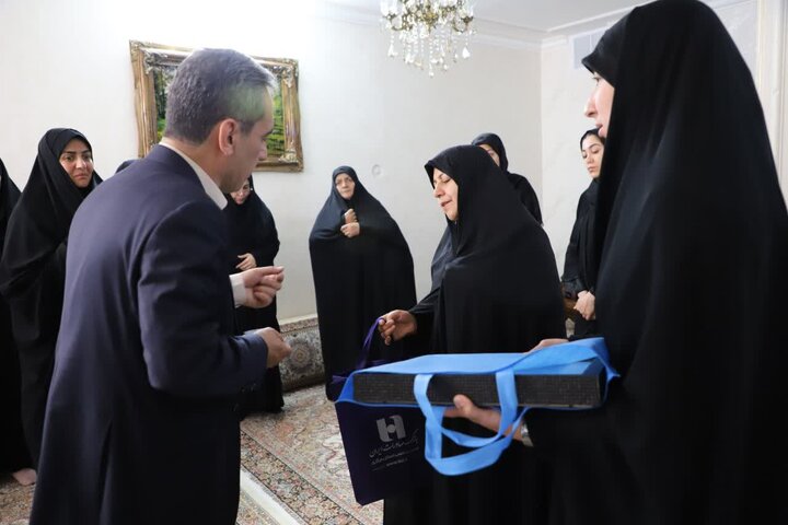 تصاویر/دیدار و دلجویی با خانواده معظم شهید والامقام  پاسدار حاج وحید هاشمی در اراک