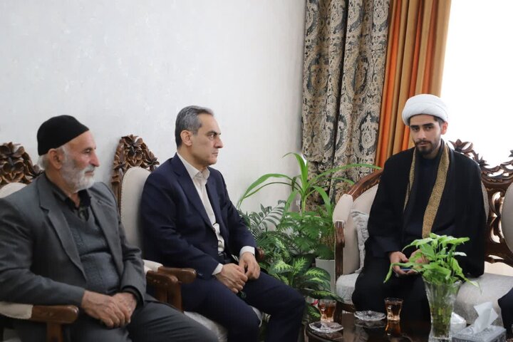 تصاویر/دیدار و دلجویی با خانواده معظم شهید والامقام  پاسدار حاج وحید هاشمی در اراک