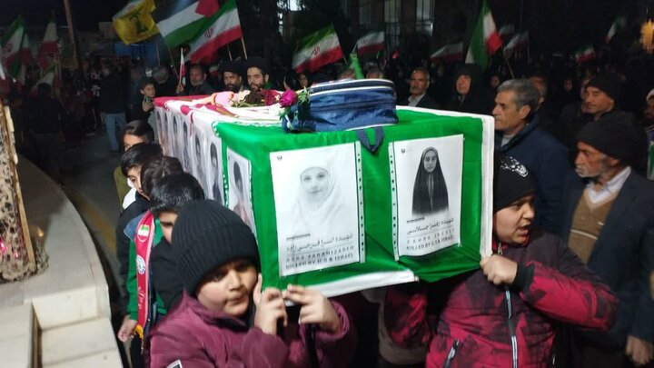 تصاویر/ مردم کوهبنان همچنای پای کار نظام و انقلاب در تجمع شبانه