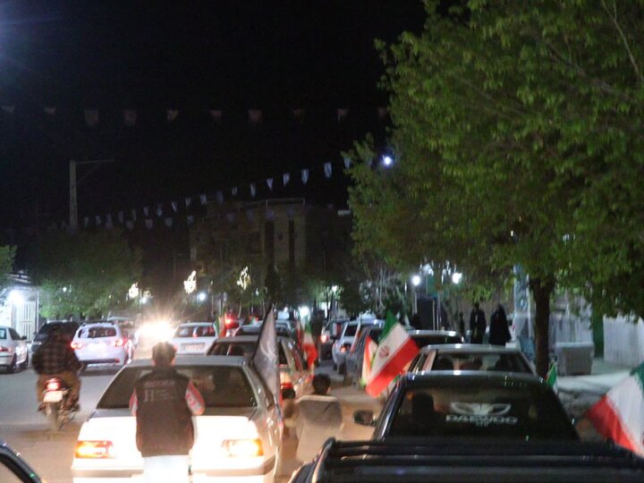 تصاویر/ مردم زیدآباد همچنای پای کار نظام و انقلاب در تجمع شبانه