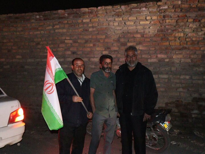 تصاویر/ مردم زیدآباد همچنای پای کار نظام و انقلاب در تجمع شبانه