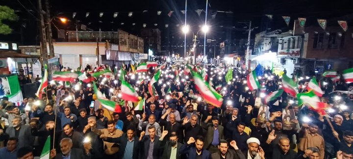 تصاویر/ مردم عنبرآباد همچنای پای کار نظام و انقلاب در تجمع شبانه