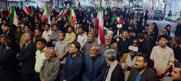 تصاویر/ مردم عنبرآباد همچنای پای کار نظام و انقلاب در تجمع شبانه