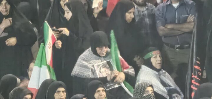 تصاویر/ مردم جیرفت همچنای پای کار نظام و انقلاب در تجمع شبانه