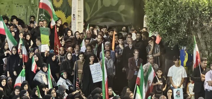 تصاویر/ مردم جیرفت همچنای پای کار نظام و انقلاب در تجمع شبانه